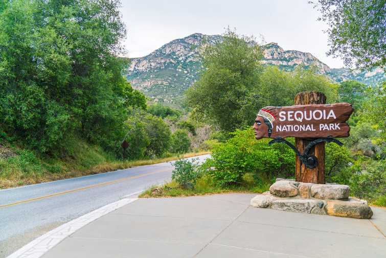 Sequoia national park 05/08/17:Sequoia national park sign in the